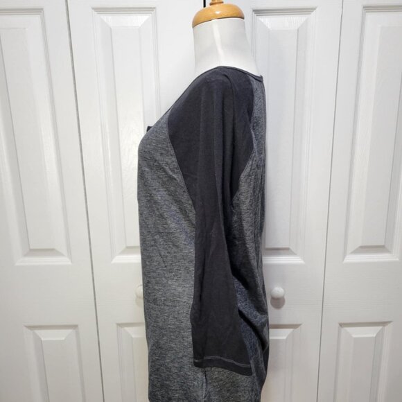 Two OLD NAVY Vintage Button Neckline Black Gray 3/4 Sleeve Baseball Shirts sz L - Picture 6 of 7